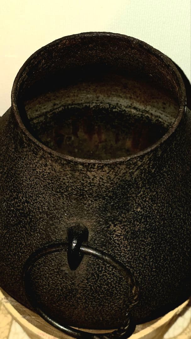 古風な鋳鉄製茶壺／鉄瓶風・和モダン・骨董調インテリア