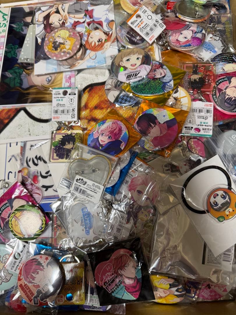 大量　アニメグッズ　まとめ売りセット　600点以上‼︎