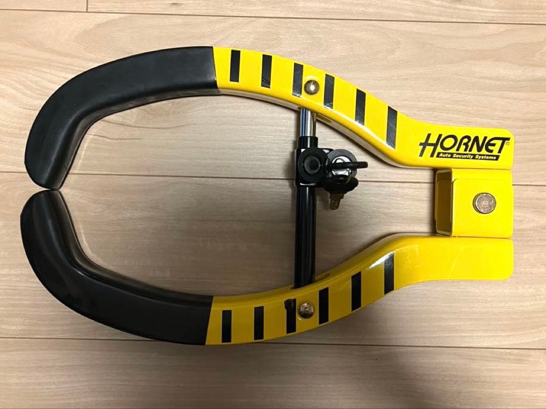 HORNET タイヤロック 鍵付き イエロー