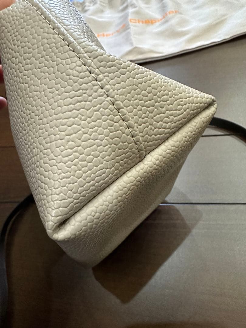 エルベシャプリエ　リュクスラインショルダーマスティック