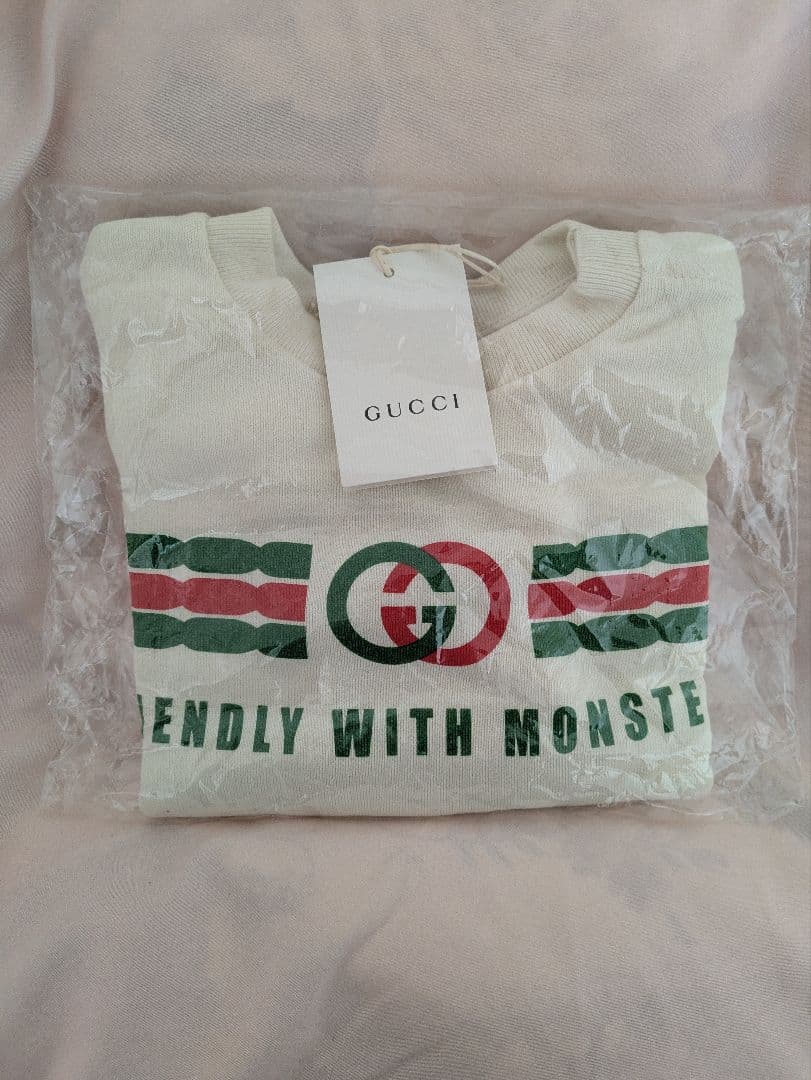 ⭐️新品、未使用、タグ付き　GUCCI　グッチ　ロゴトレーナー　キッズ
