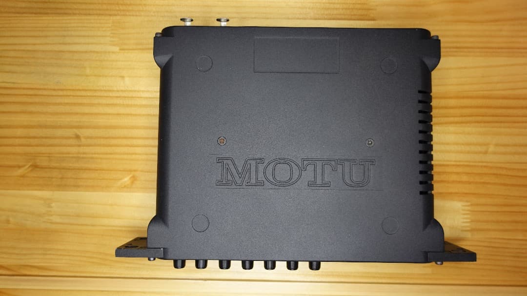 MOTU audio express オーディオインターフェース