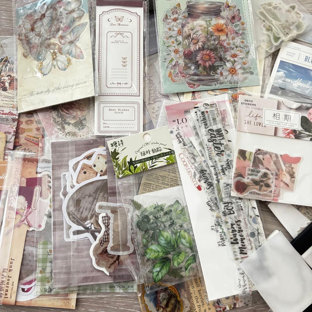 紙物 コラージュ素材 大量まとめ売り‼️ 海外紙物