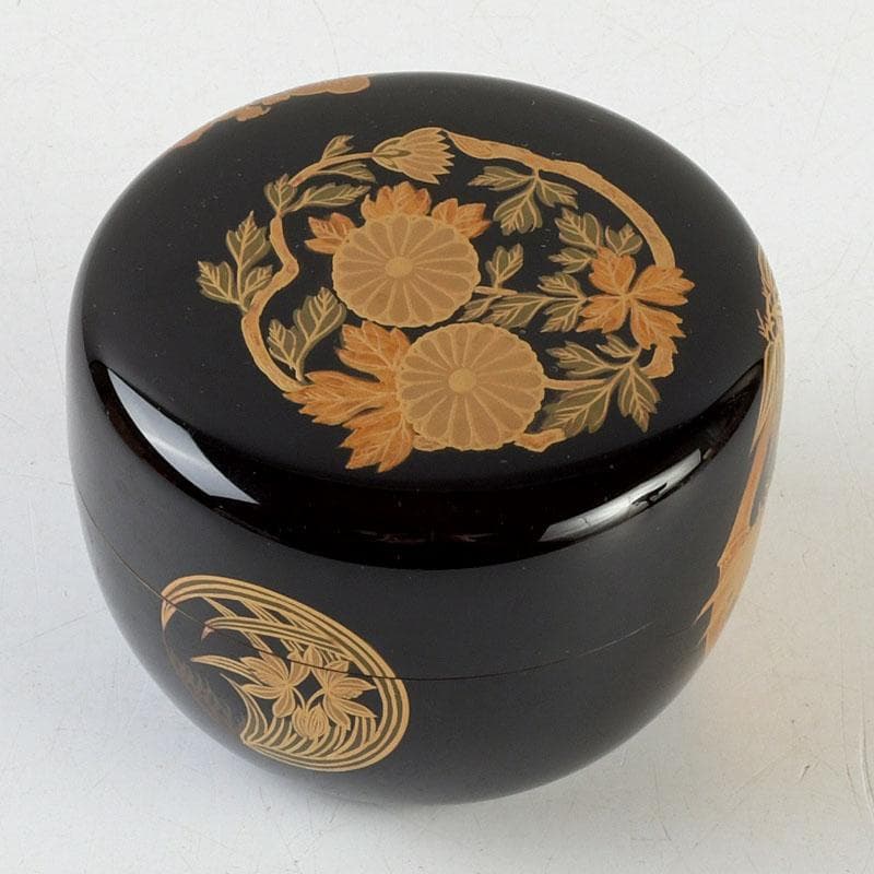 茶道具　塗匠　哲山作　花丸菊花蒔絵　平大棗　共箱　V　9354