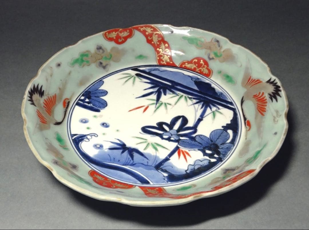 江戸時代 古伊万里 青磁色絵雲鶴見込松竹梅文輪花皿 大明成化年製銘 直径27㎝