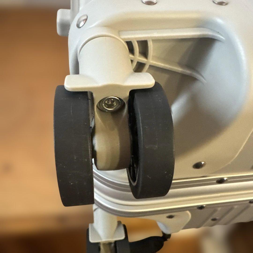 メルセデス・ベンツ　アルミ　スーツケース　キャリーケース　32L 4輪