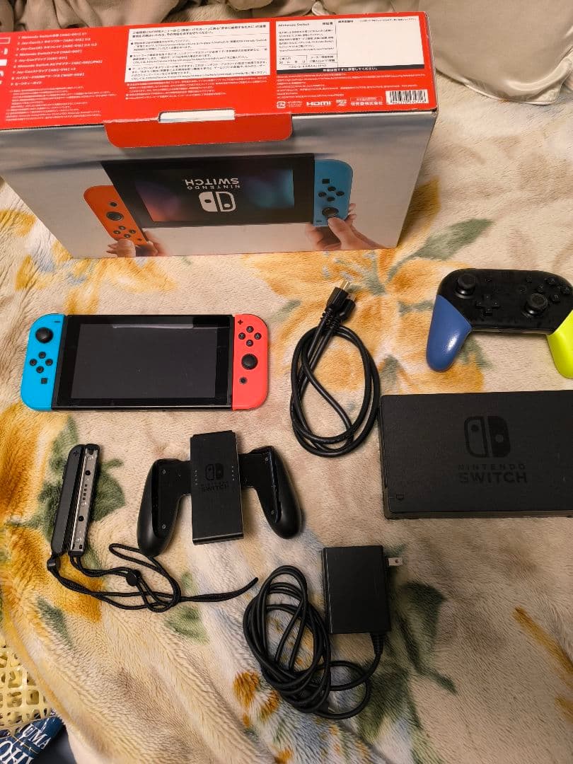 み*ま様 【プロコン付】Nintendo Switch 本体 ネオンブルー/ネオ