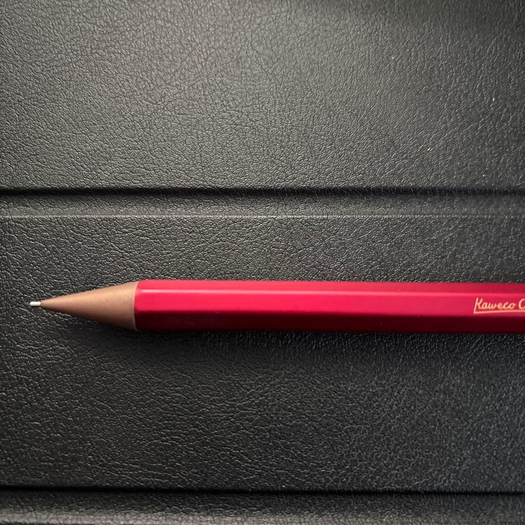 カヴェコスペシャルレッドエディション0.7mm