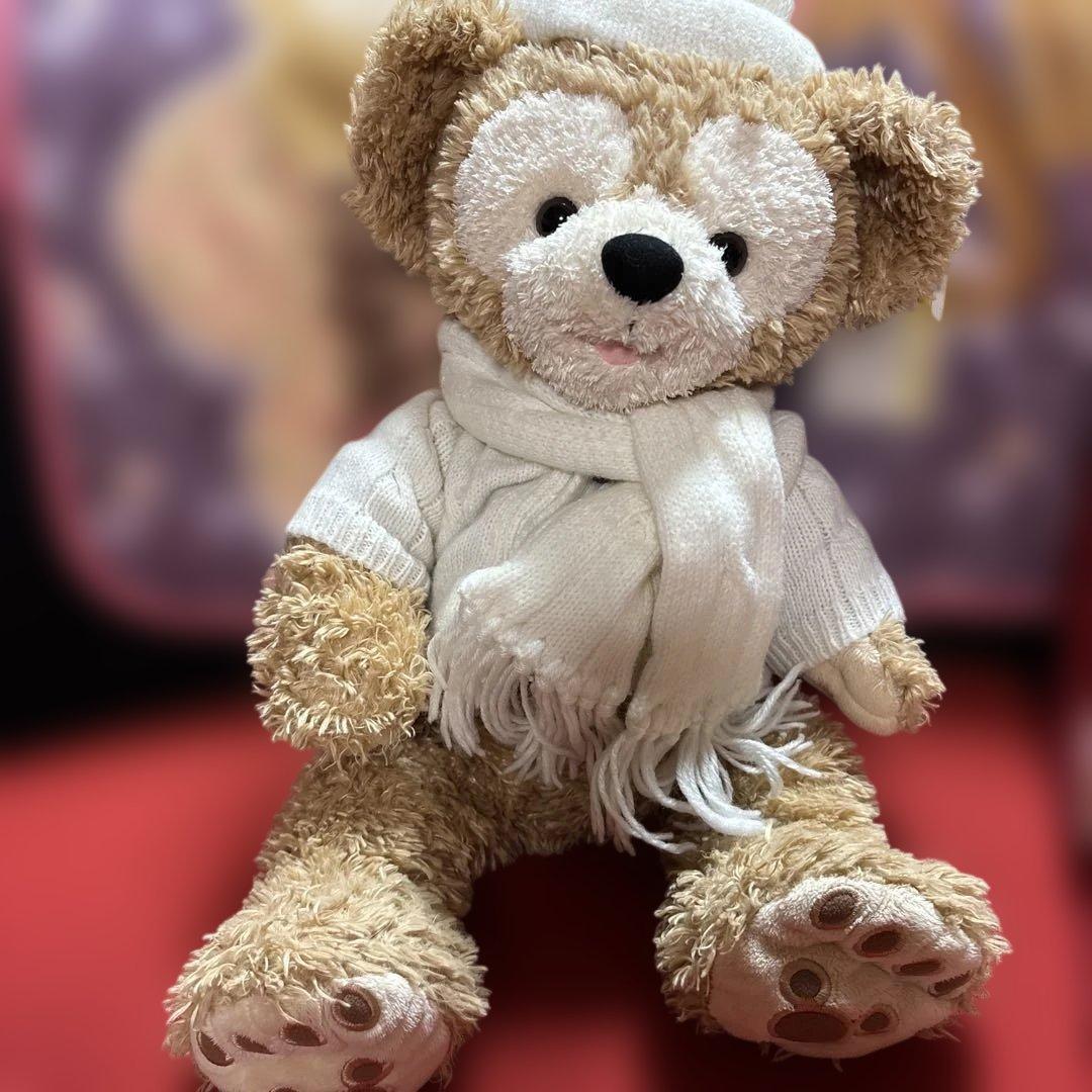 ダッフィーのぬいぐるみ 白セーターとマフラー付き