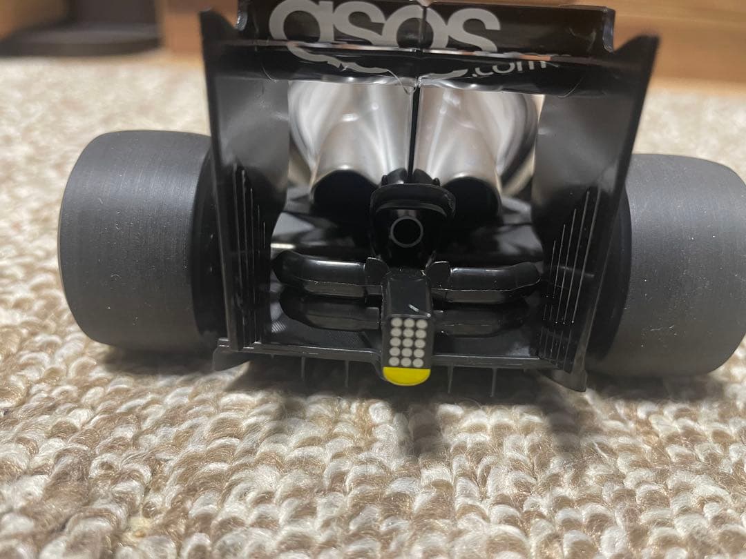 F1 マクラーレンＭＰ4-29 1/18 マグヌッセン