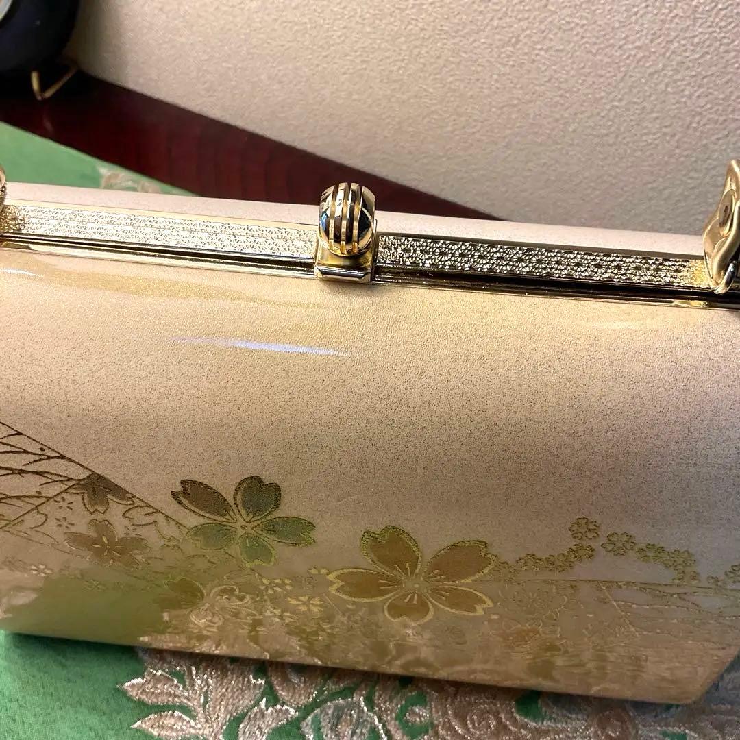 エナメル　ゴールドのお洒落な　　　　　草履バッグセット