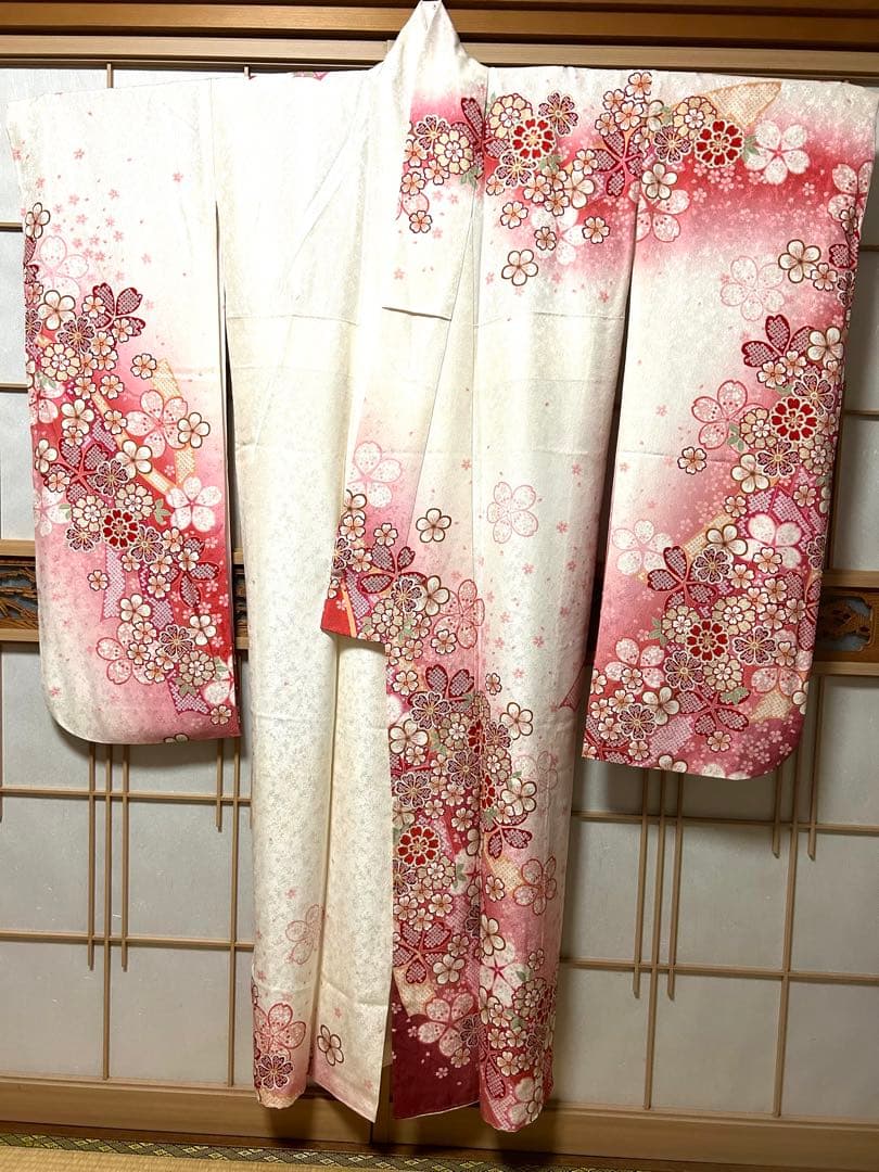 桜柄ピンクと白の振袖