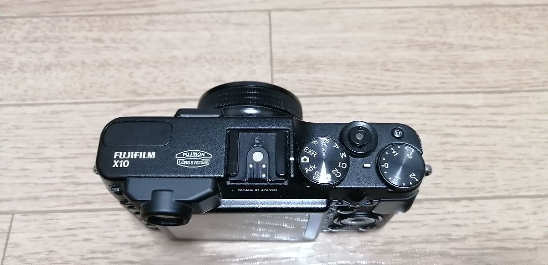 Fujifilm X10 コンパクトデジタルカメラ