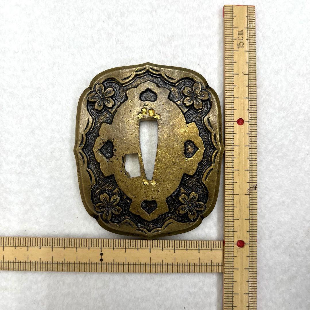 【T】希少✨軍刀鍔　花模様の金属製鍔