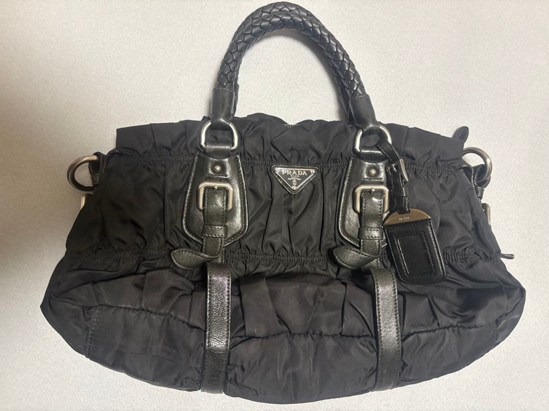 プラダ ナイロン ハンドバッグ ブラック