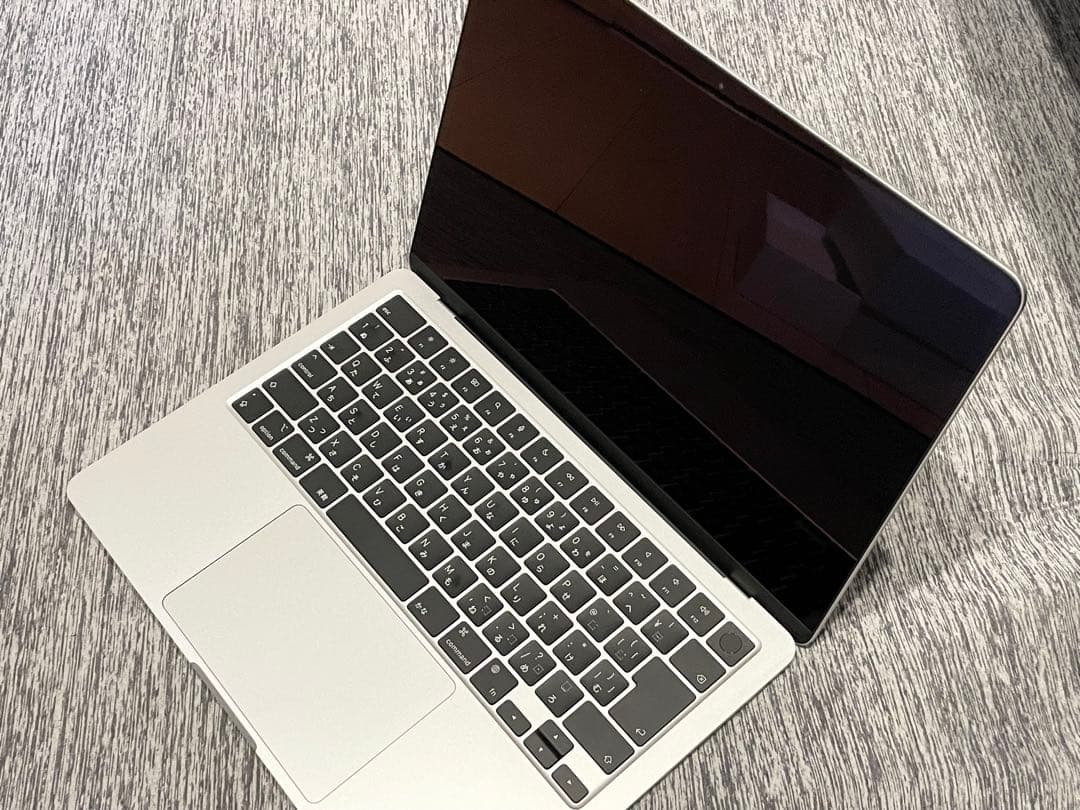 Apple MacBook Air シルバー 【本体 充電器付き】