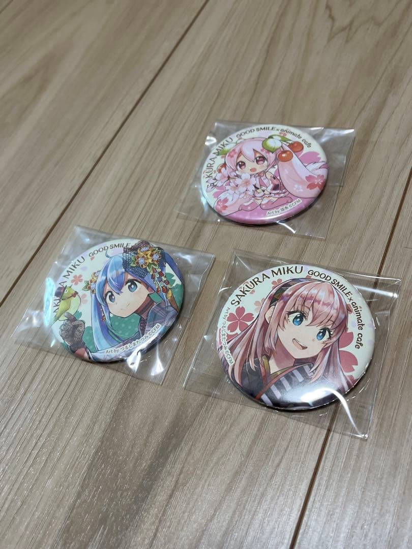 初音ミク　巡音ルカ　缶バッジ　アニメイトカフェ