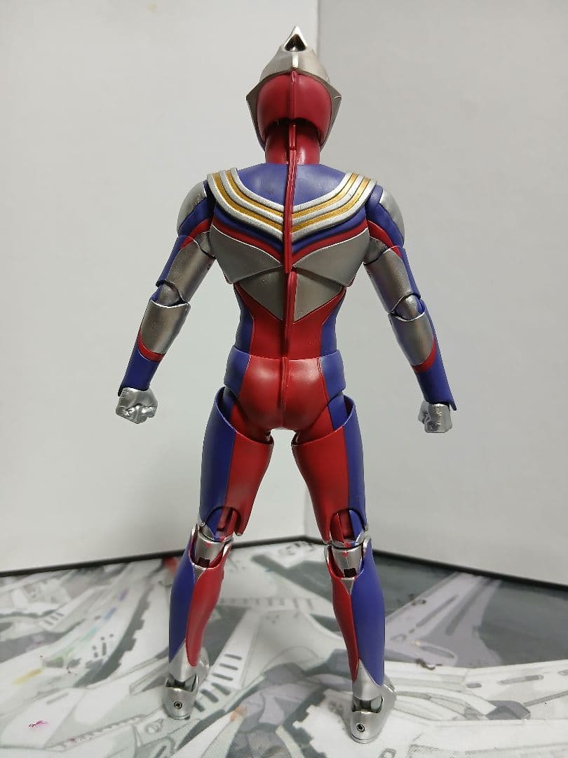 真骨彫　ウルトラマンティガ　ウルトラマンダイナ