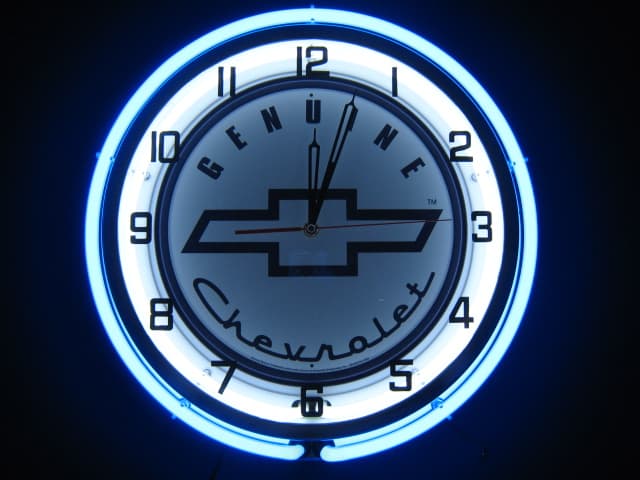 シボレー ダブル ネオンクロック　ガレージ　世田谷ベース