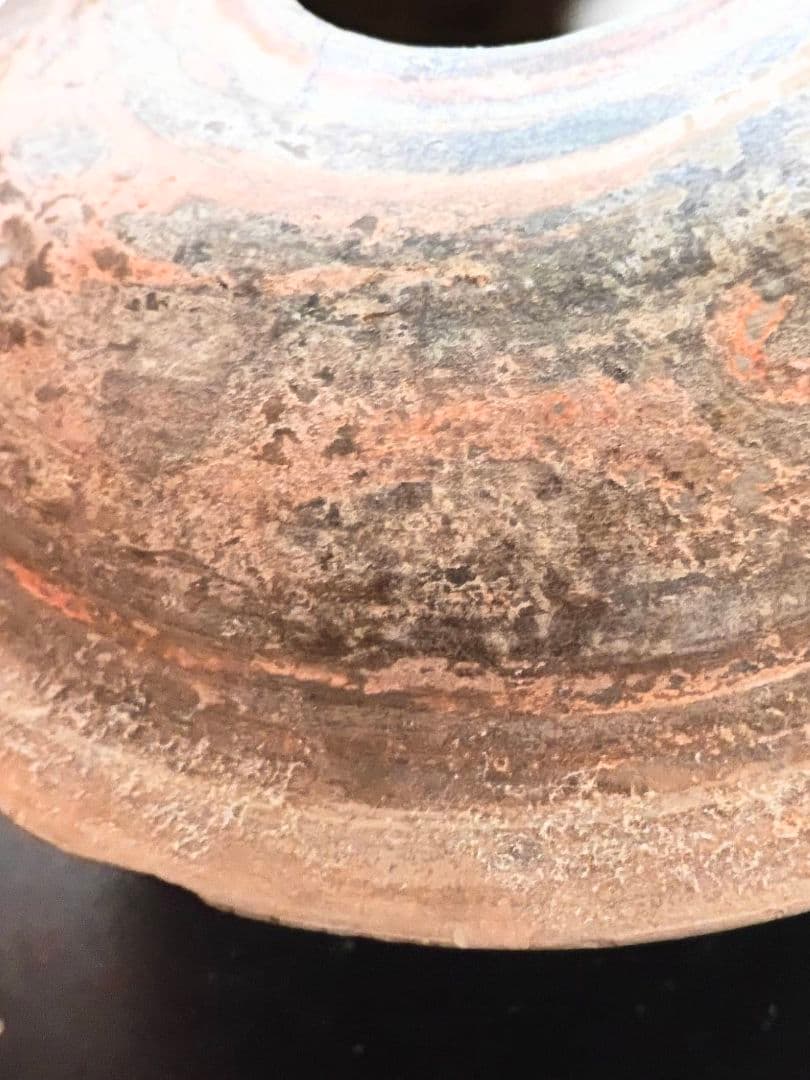 漢時代加彩三足土器　古代中国　中国古美術　考古遺物　発掘出土品　博物館展示品同手