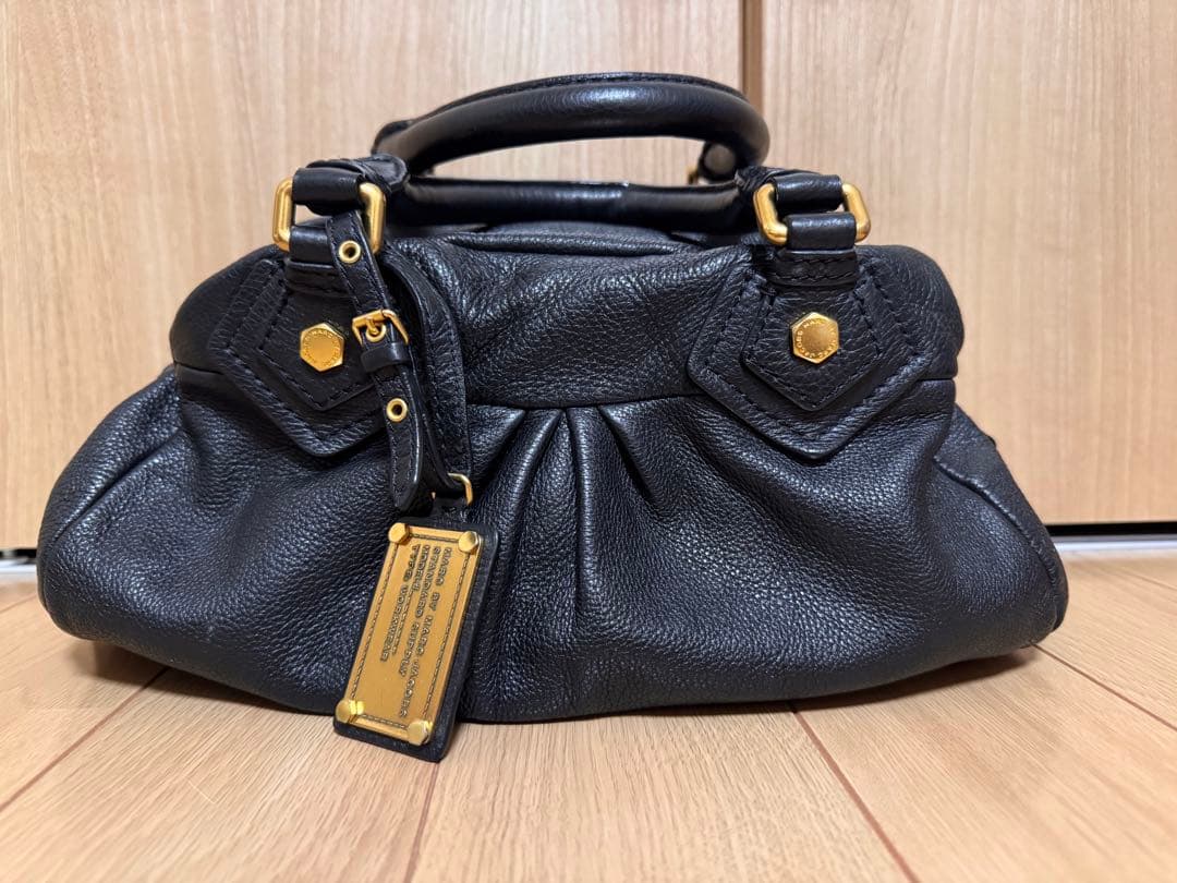 MARC JACOBS黒のレザーショルダーバッグ