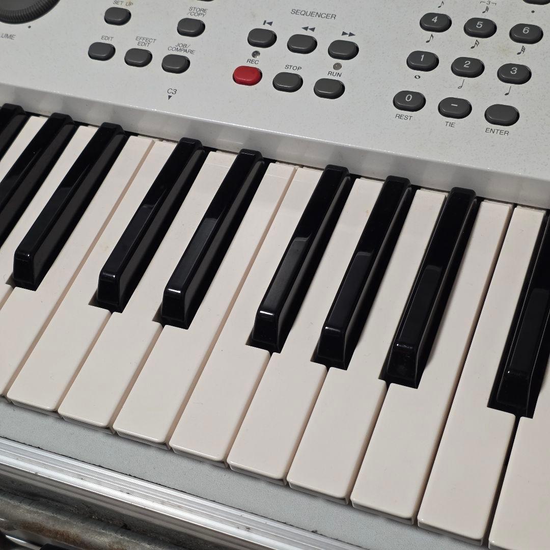 YAMAHA EOS B700 ハードケース付 ヤマハ シンセサイザー 小室哲哉