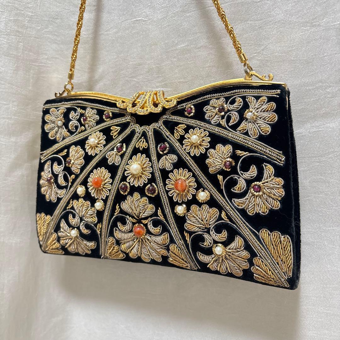 新品未使用 LUMYはしもと 皇室御用達 ビーズ パーティーバッグ 黒