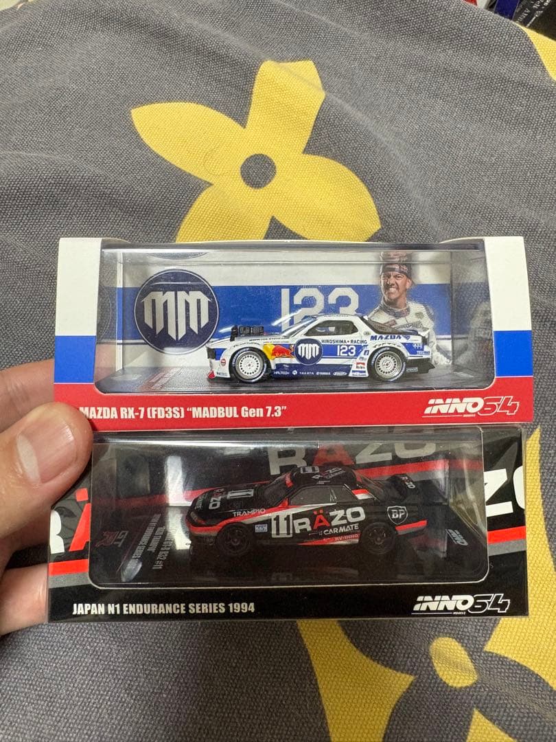 1:64 ミニカー　3台セット