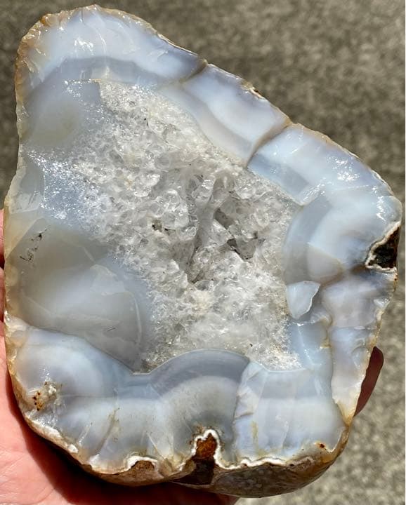 国産天然石　新潟県産　原石　水晶の晶洞