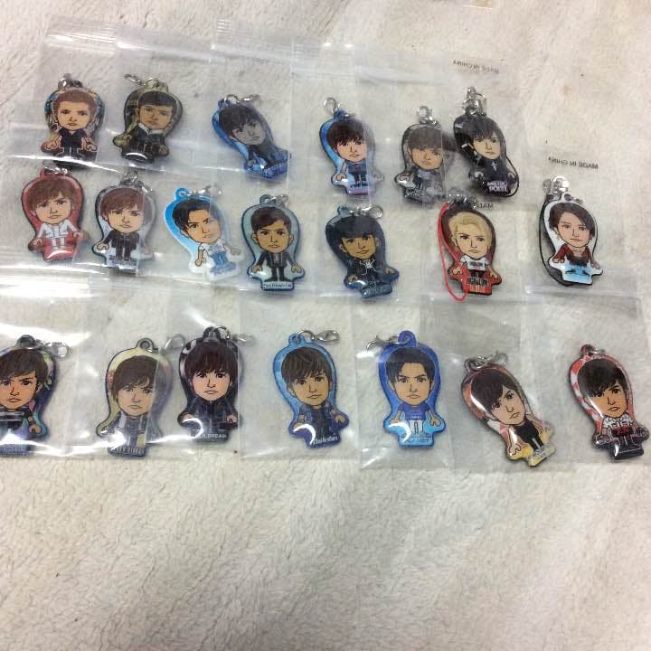 岩田剛典 ガチャ グッズ