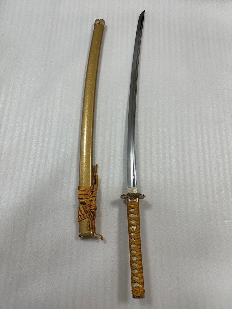 新品 模造刀　打刀 金鞘　コスプレ 鞘付き長さ約105cm 26A3