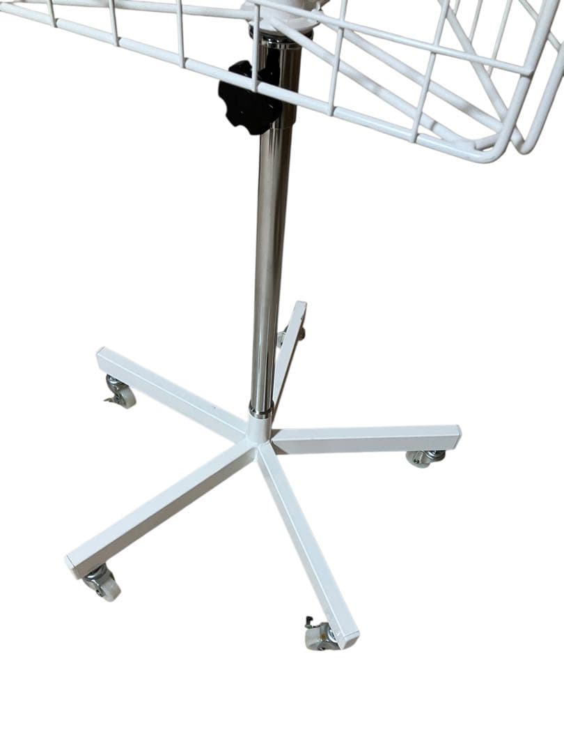 【美品】三角回転ネット什器 ロング ホワイト 3面 ネット キャスター付 回転式