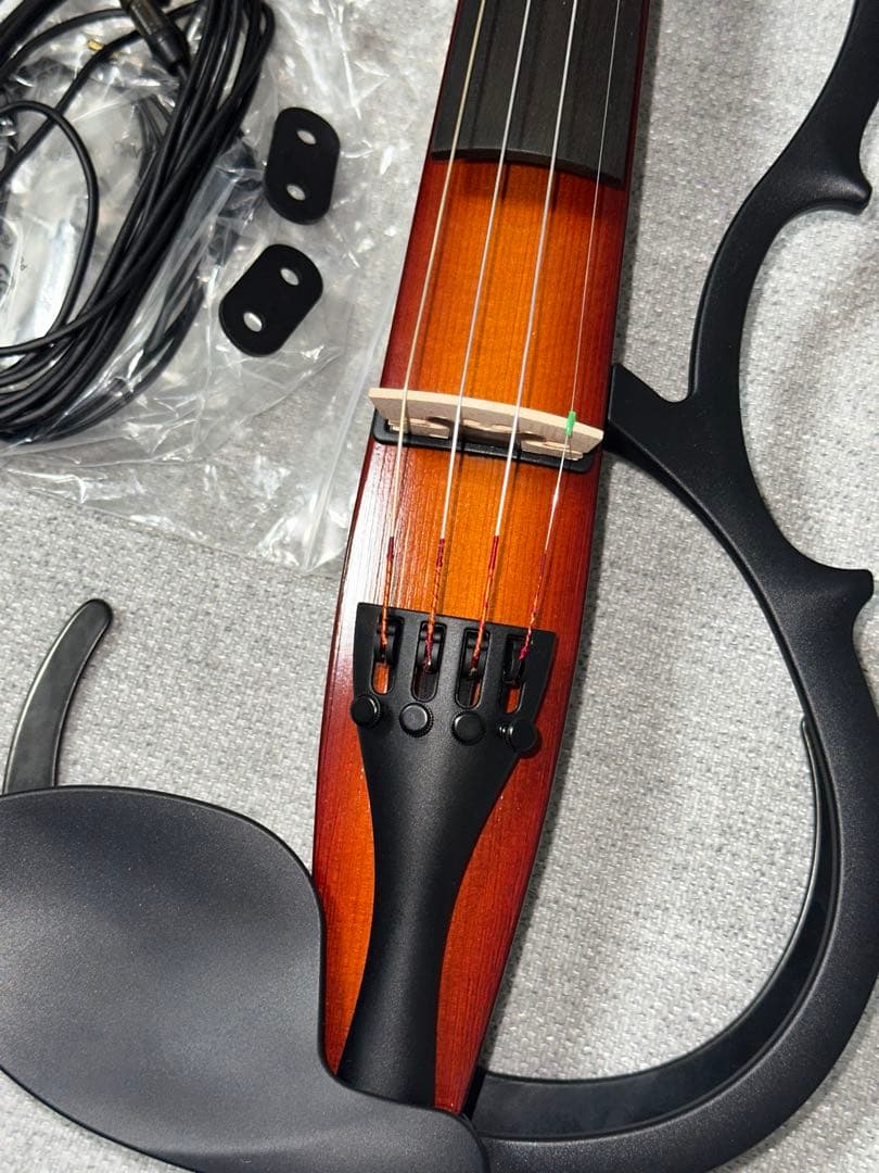 ヤマハ YAMAHA サイレントバイオリン ハードケース/ケーブル類/アンプ付き