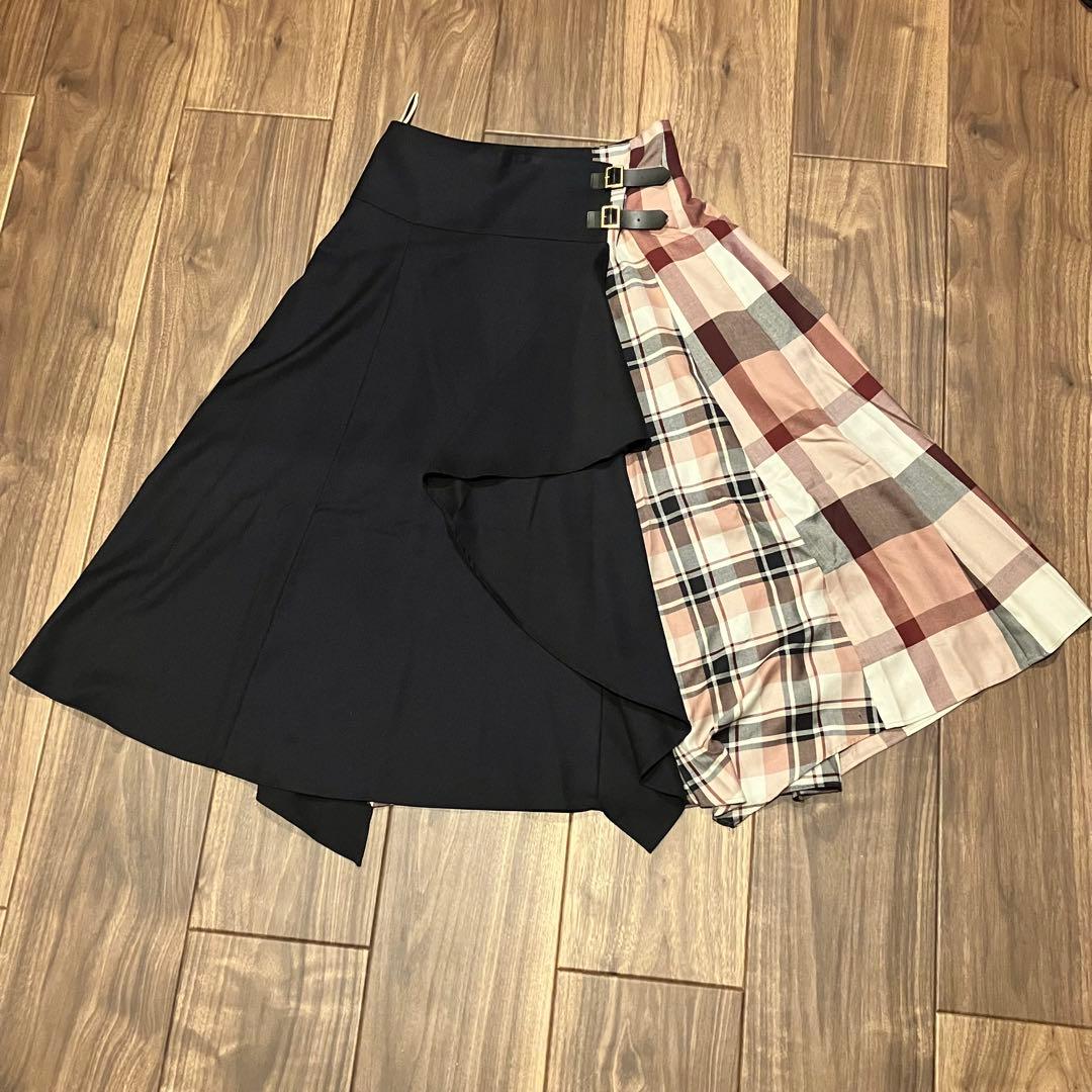 【美品】ブルーレーベルクレストブリッジ エアリーツイルスカート