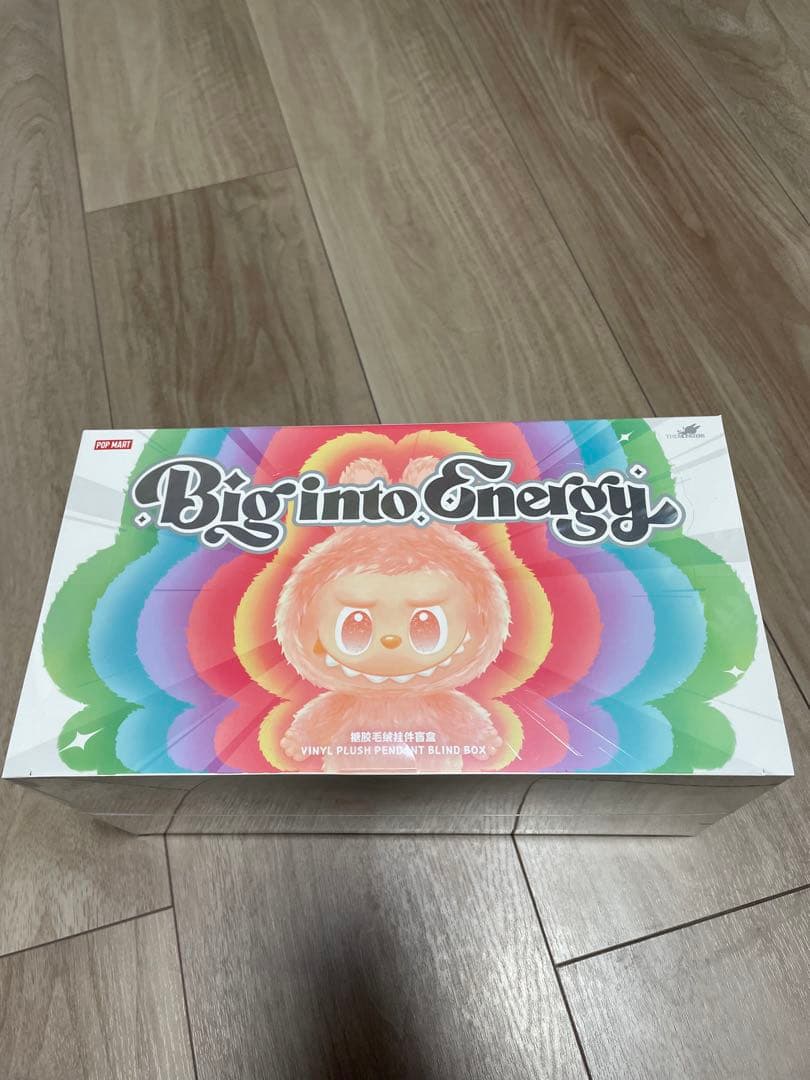 ラブブ　エナジーラブブ　Labubu Big into Energy