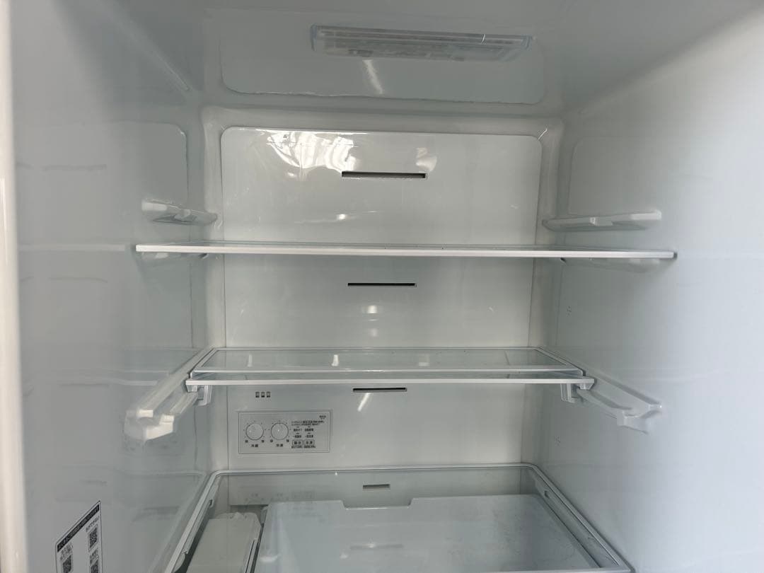 ①【美品】2025年製　TOSHIBA 3ドア冷蔵庫 GR-W33SC(KZ)