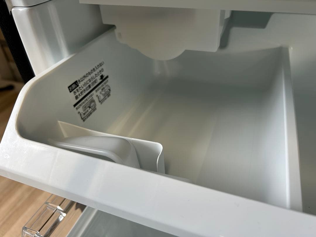 ①【美品】2025年製　TOSHIBA 3ドア冷蔵庫 GR-W33SC(KZ)