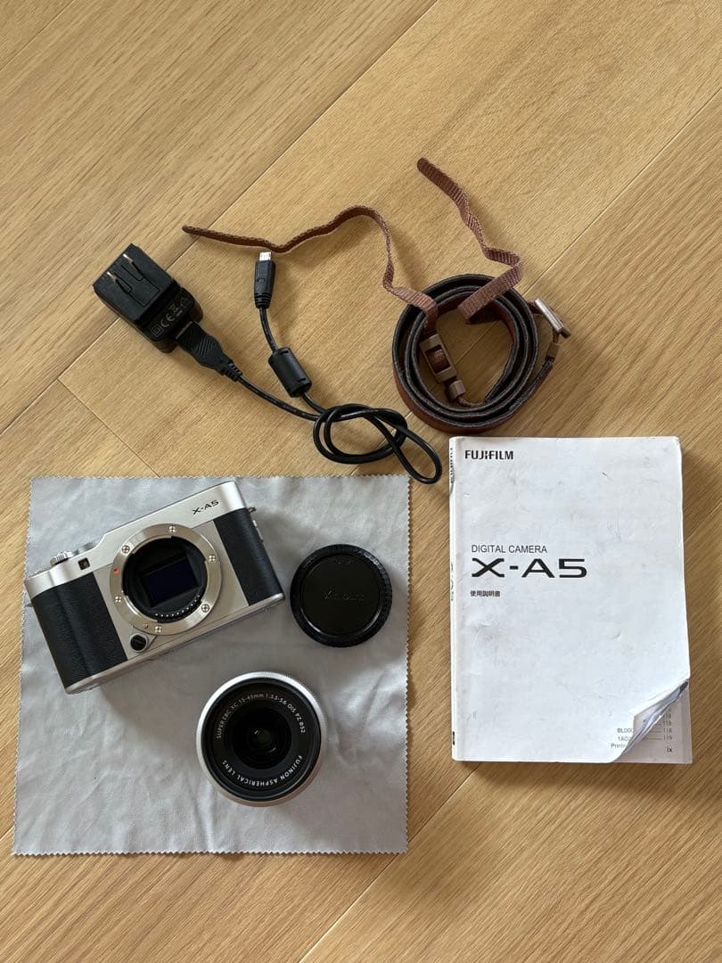 【最終値下げ】フジフィルム ミラーレス一眼 X-A5