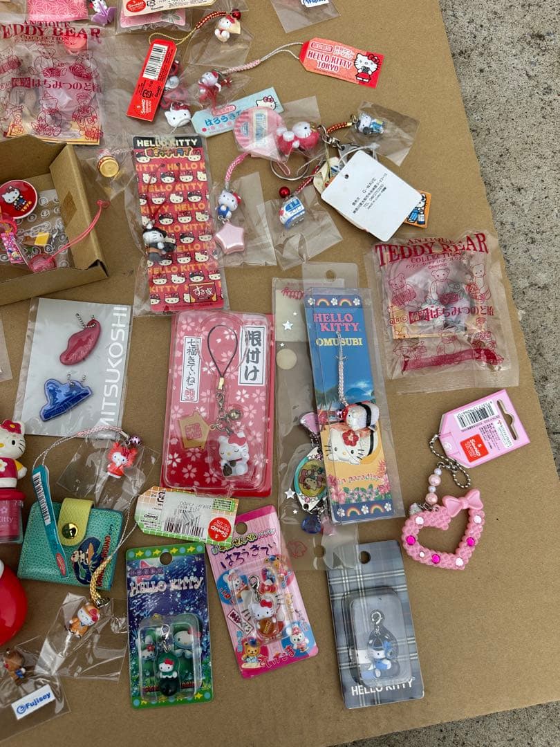 5*5様 ハローキティ テディベア ストラップセット