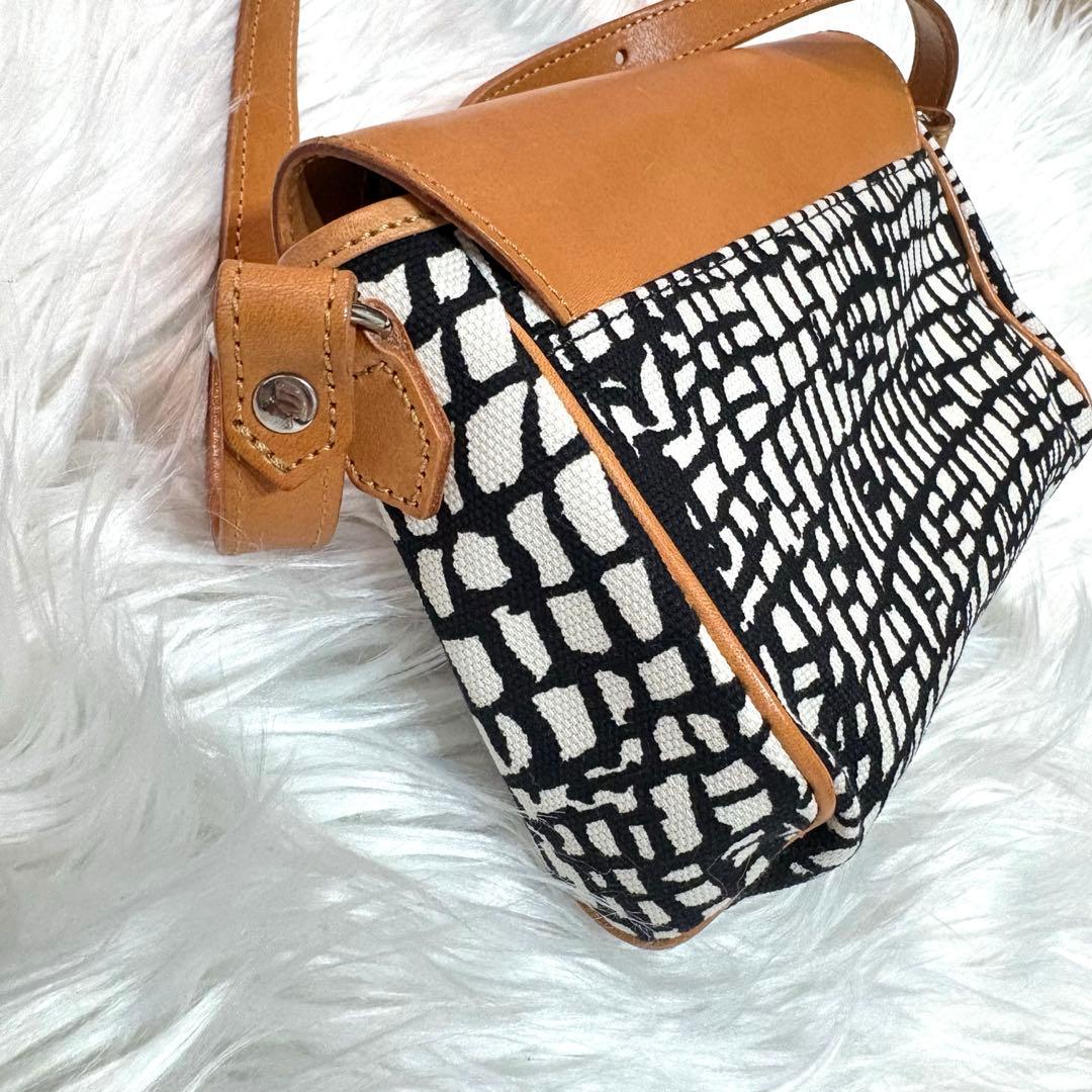 希少【marimekko】マリメッコKaisa（カイサ）ショルダーバッグ　総柄