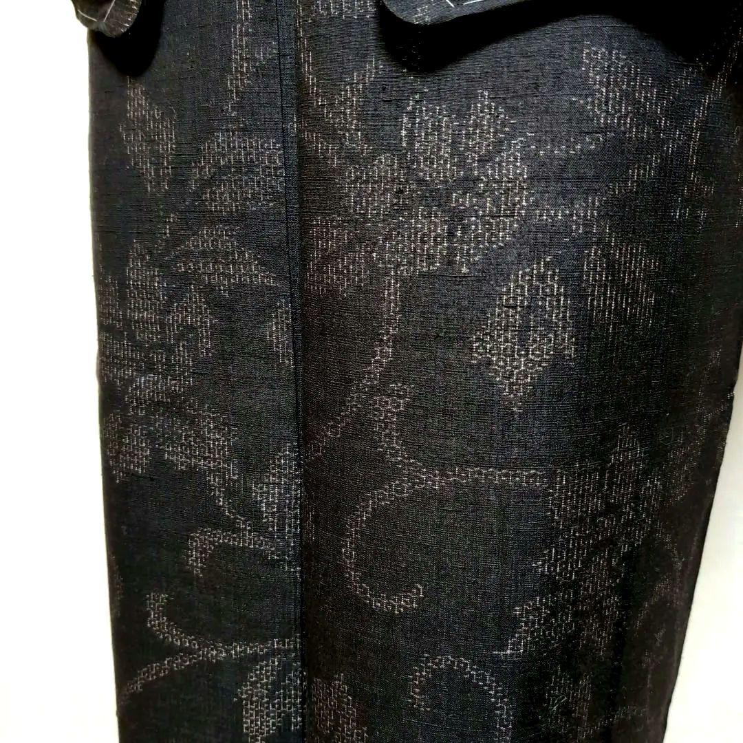 新品 未使用 正絹 袷 本場結城紬 亀甲80 泥染め 大輪花唐草 濃茶系