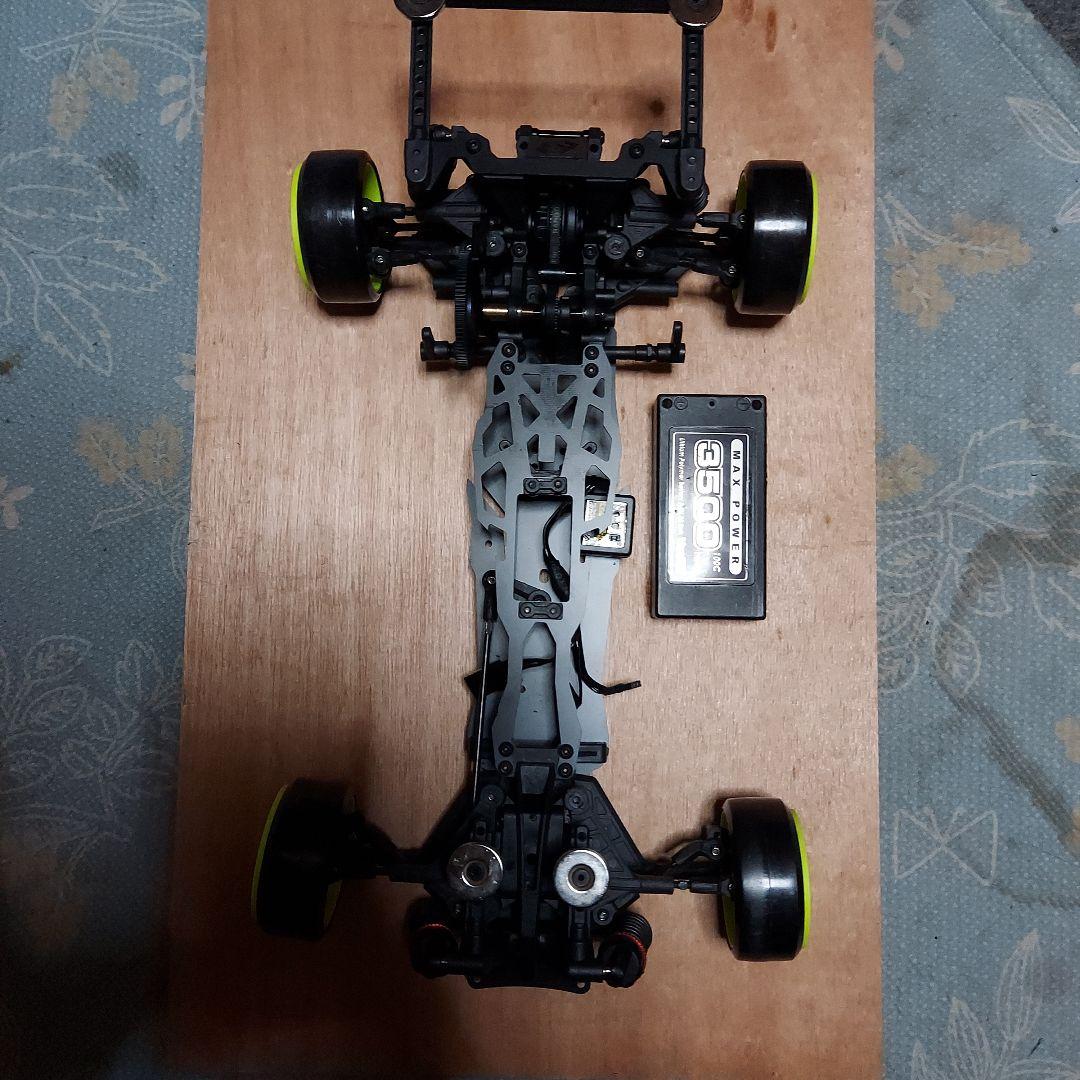 あとむサクラD6スポーツシャーシ ヨコモジャイロ ボディーホイールタイヤ付