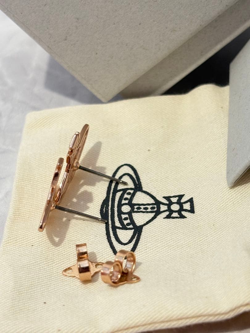 値段交渉ok Vivienne Westwood フラットオーブスタッドピアス