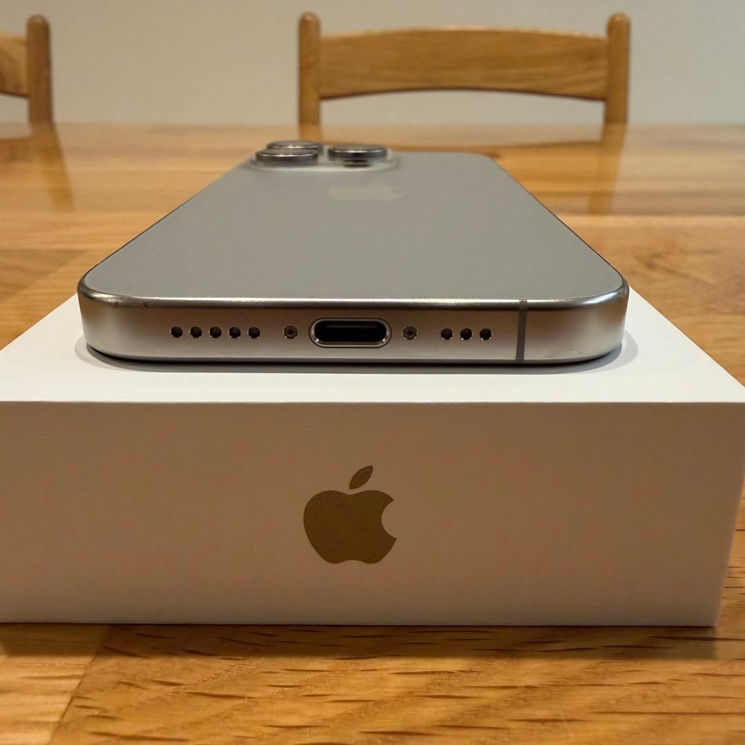 iPhone15pro 256gb ナチュラルチタニウム