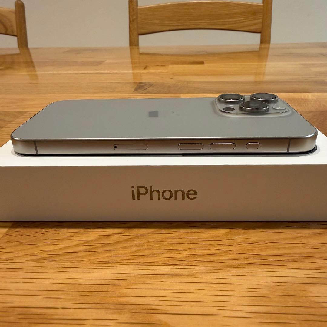 iPhone15pro 256gb ナチュラルチタニウム