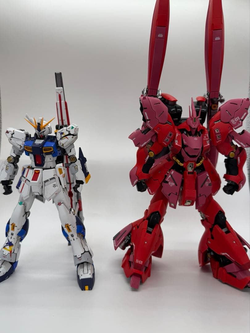 RG νガンダム サザビー ff 全塗装完成品セット アクションベース付き