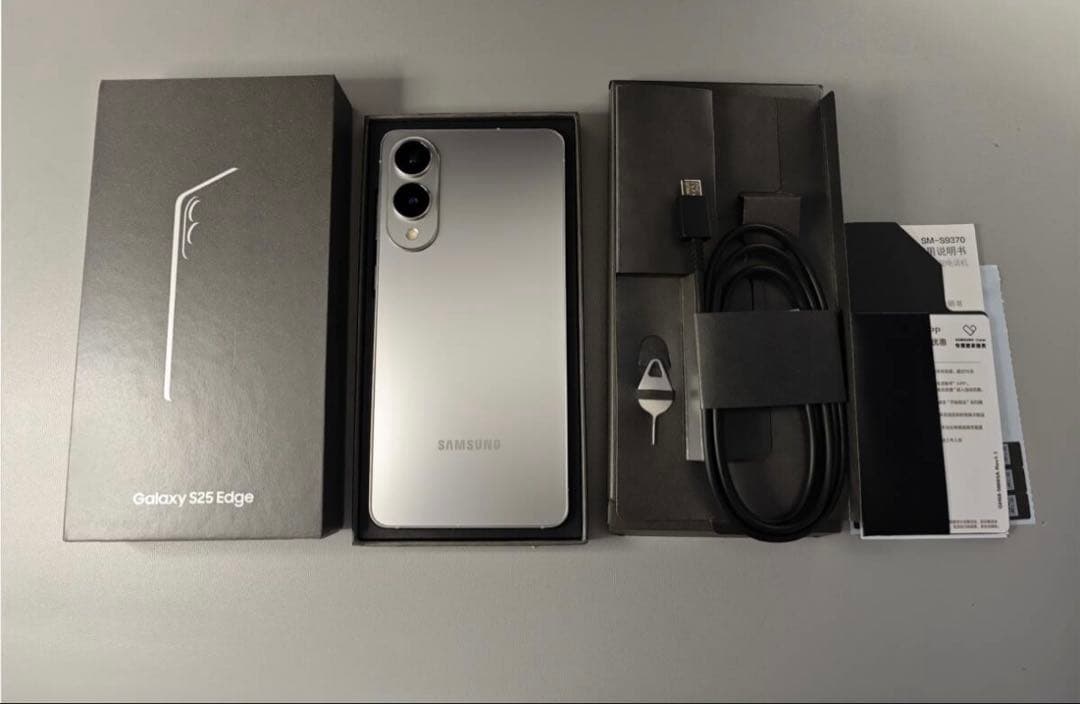 Samsung Galaxy Aシリーズ シルバー 本体