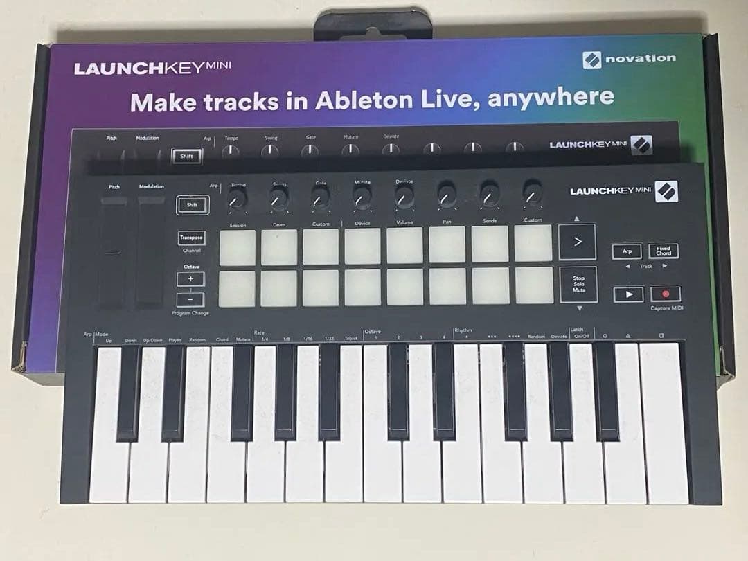 Launchkey Mini Mk3 MIDIキーボード【Ableton付属】