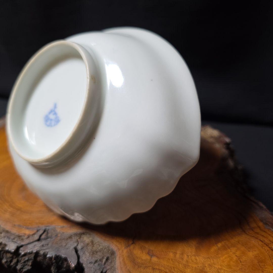 黒犬となります。金継ぎ 源六焼 富永源六 鮑型 アワビ 銘々皿 1枚