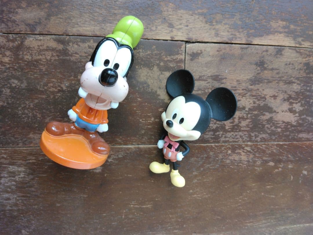 ディズニー　四点　ミッキー　プーさん　ドナルド　グーフィー